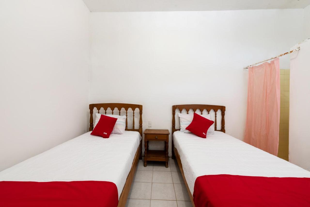Oyo Hotel Las Palmas Cuyutlan Manzanillo Exteriér fotografie