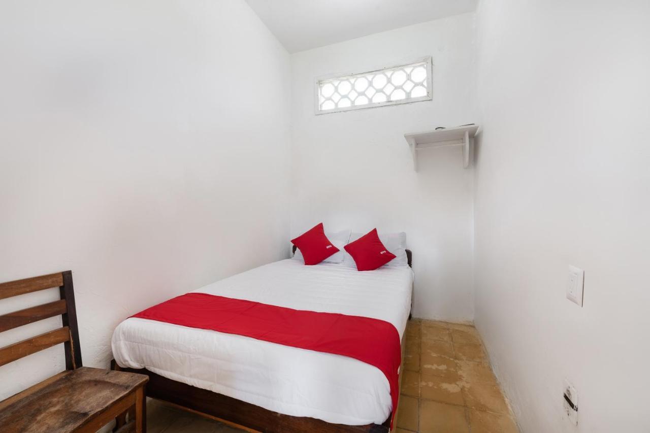 Oyo Hotel Las Palmas Cuyutlan Manzanillo Exteriér fotografie