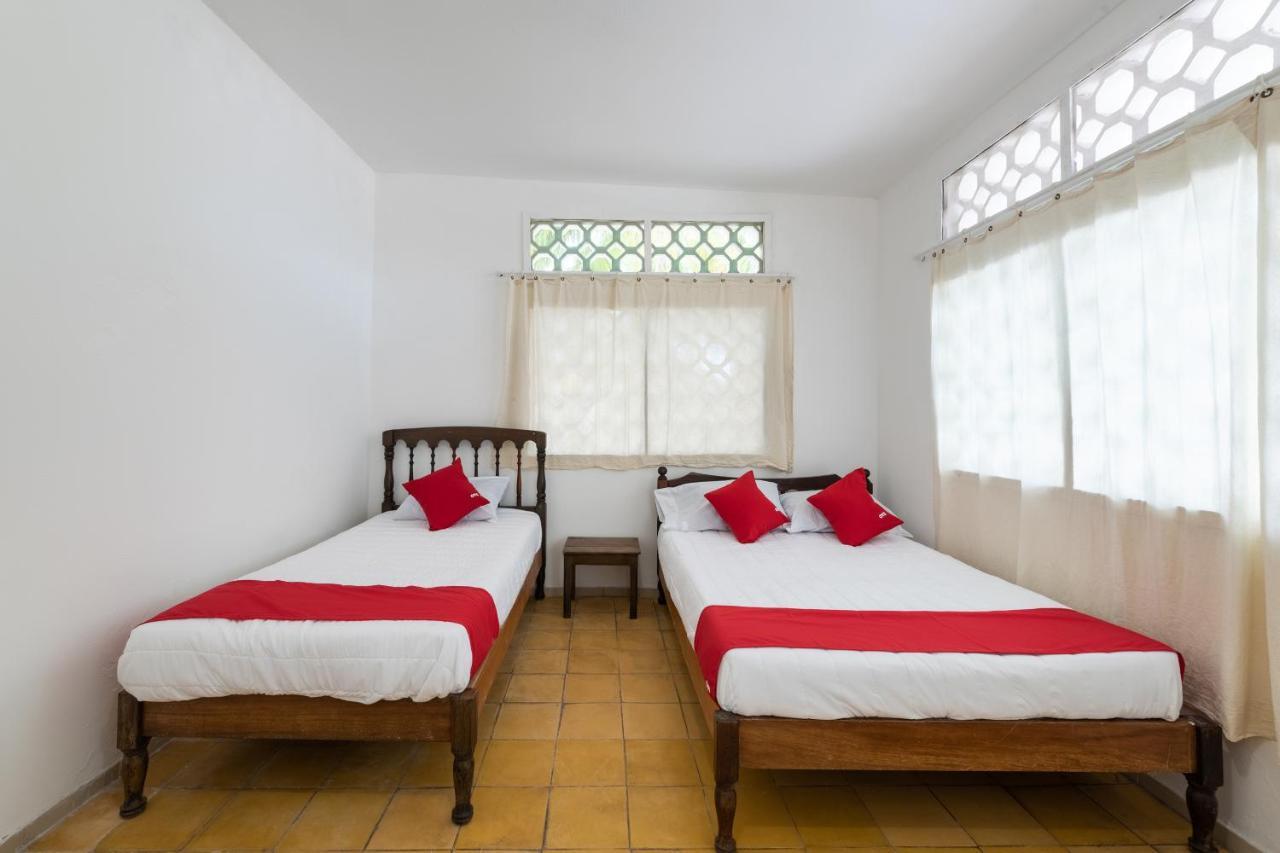 Oyo Hotel Las Palmas Cuyutlan Manzanillo Exteriér fotografie